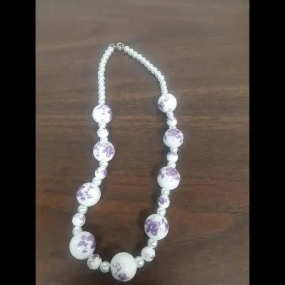 Elegant Vintage Decorative Make up Set: Purple Vase, Necklace, and Charm Box - Picture 2 of 8